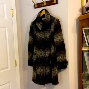 Monoreno, size L, Coat 90% poly,10% wool, dry clean brown/tan, pockets